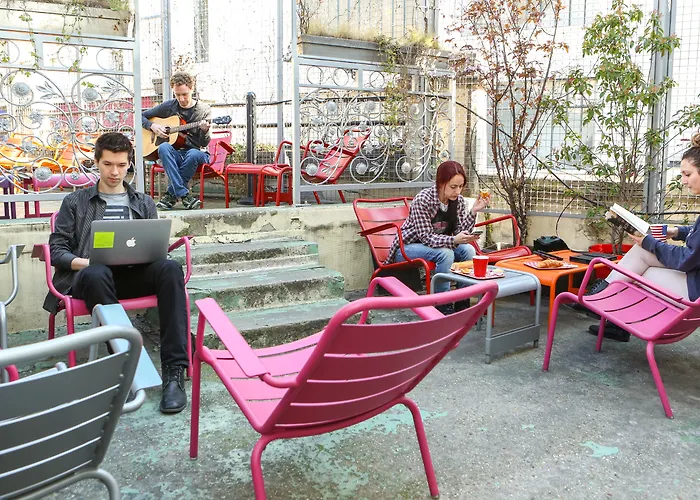 Le Village Montmartre by Hiphophostels Paris